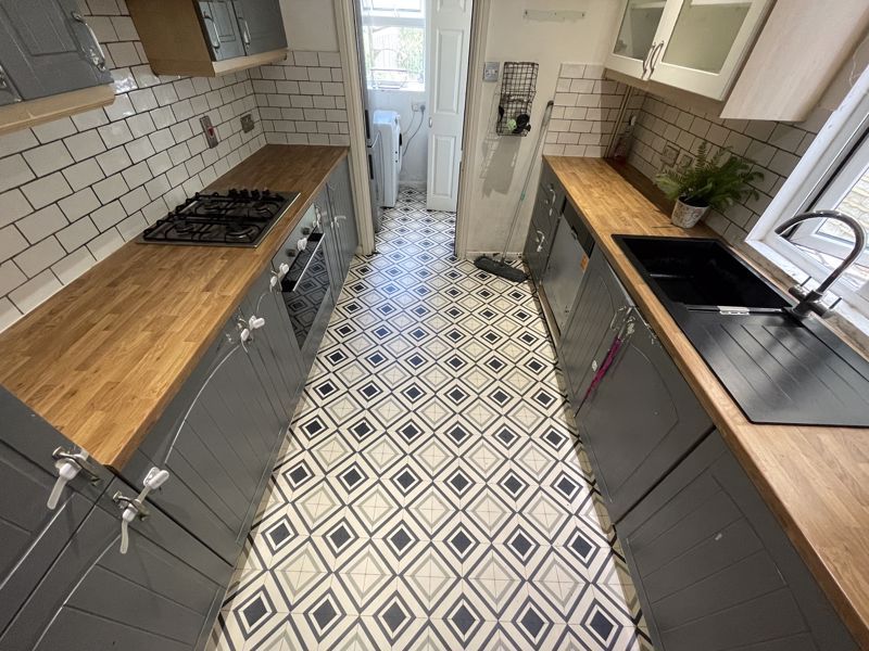 Property photo 2 of 8 Photo 5