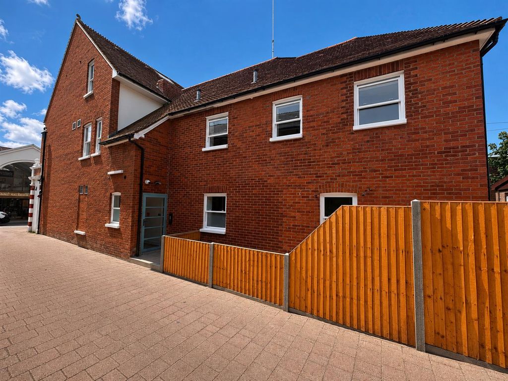Property photo 1 of 11 735Eb3Ac-000E-4158-A488-F38d677E4409.Png
