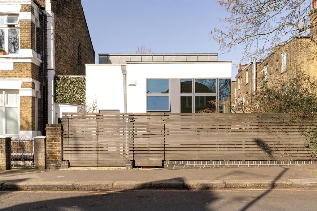 Property photo 3 of 29 Picture No. 12