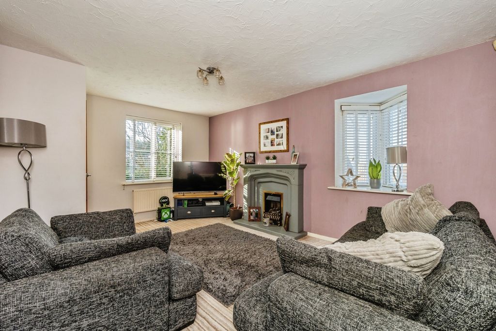 Property photo 2 of 18 Pbox-Img.Jpg