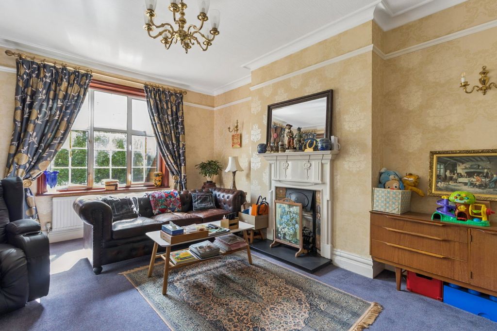 Property photo 3 of 16