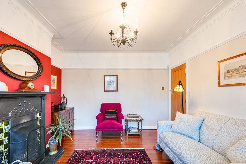 Property photo 2 of 39