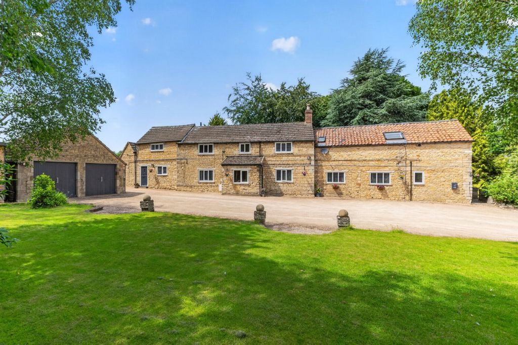 Property photo 1 of 48
