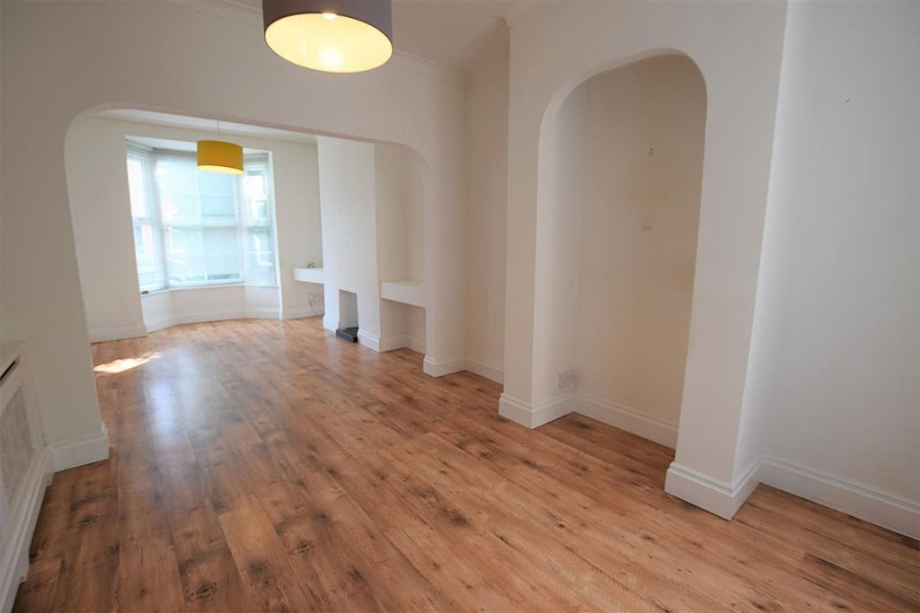 Property photo 3 of 14 Living Room