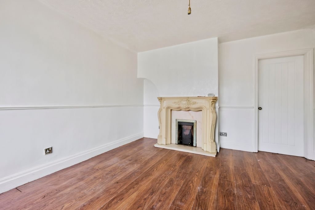 Property photo 2 of 19