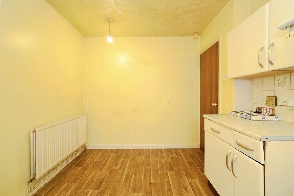 Property photo 2 of 16 Kitchen