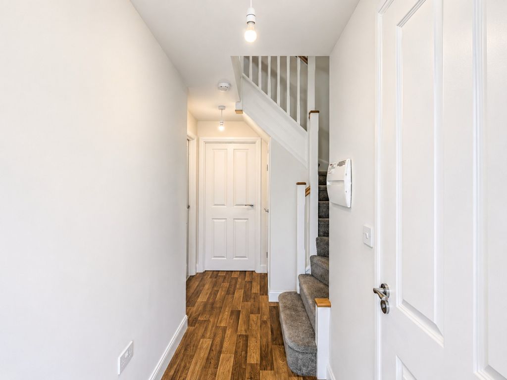 Property photo 2 of 24 5292353