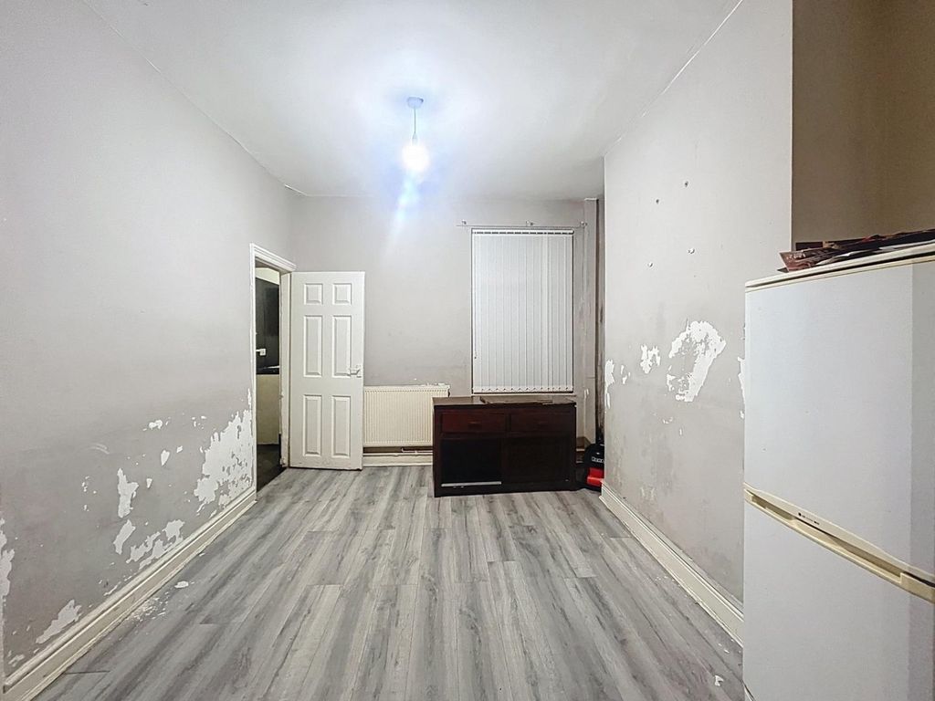 Property photo 3 of 11 4312605