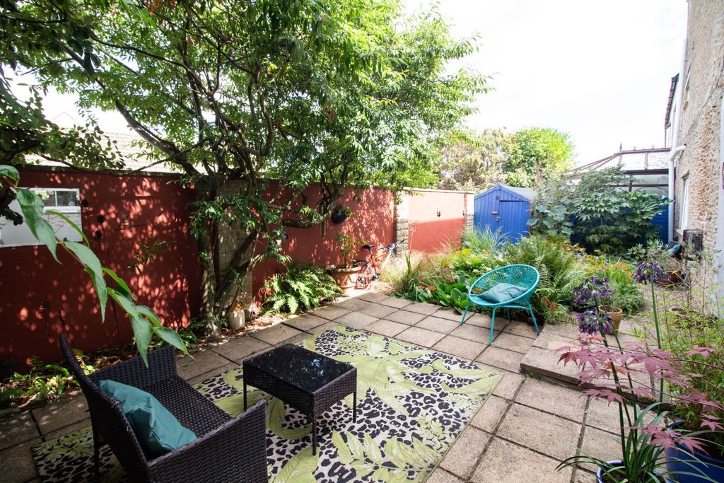Property photo 3 of 16