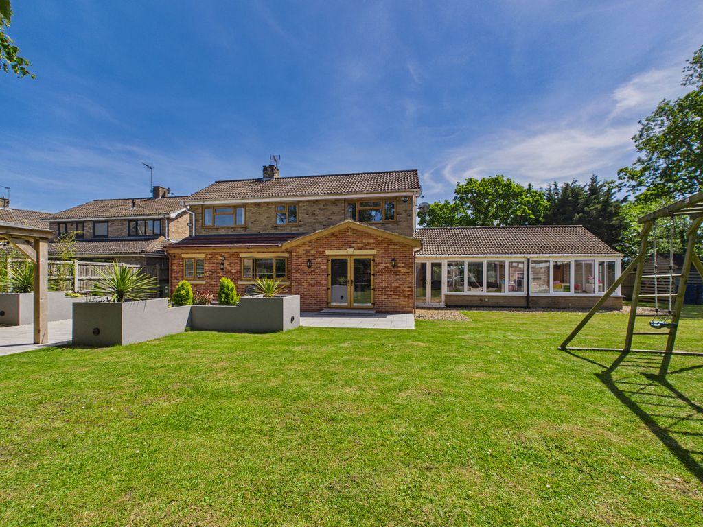 Property photo 2 of 31