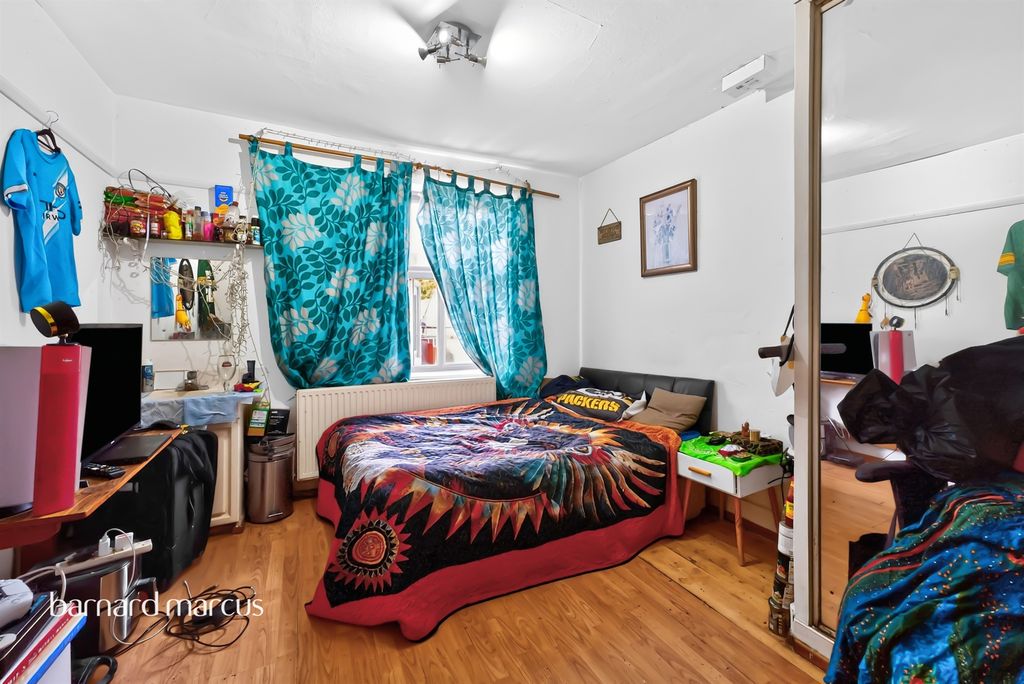 Property photo 3 of 19