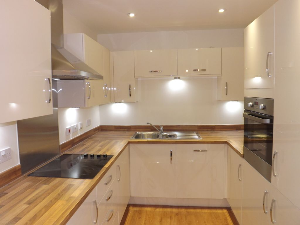 Property photo 1 of 10 Kitchen
