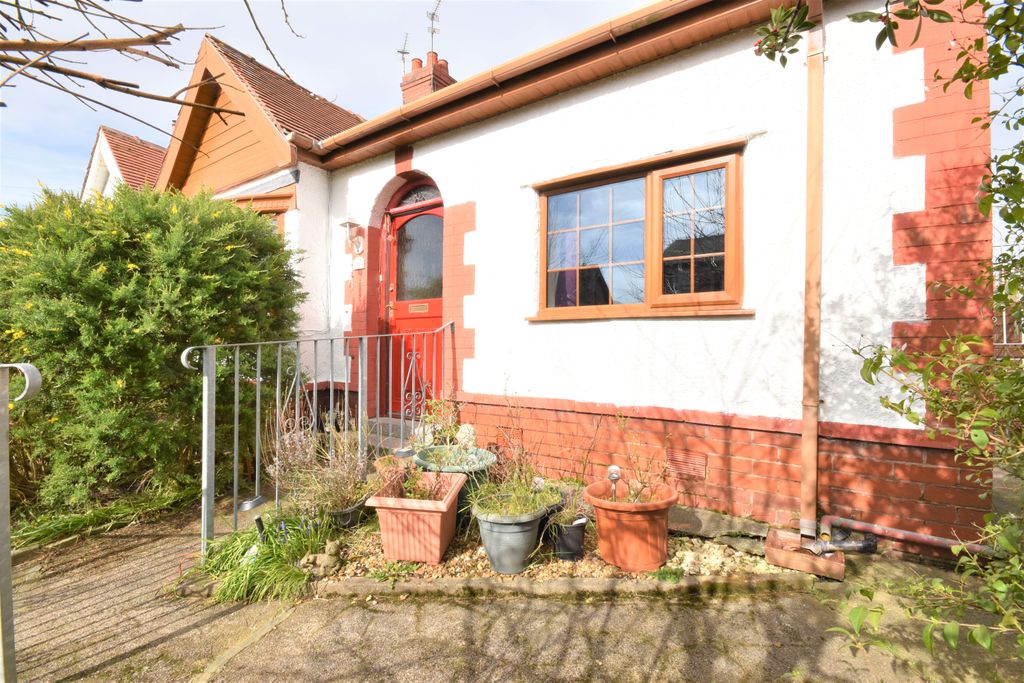 Property photo 2 of 20