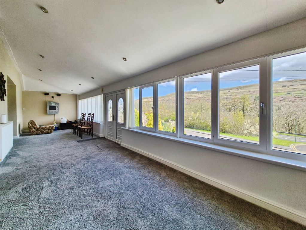 Property photo 2 of 26