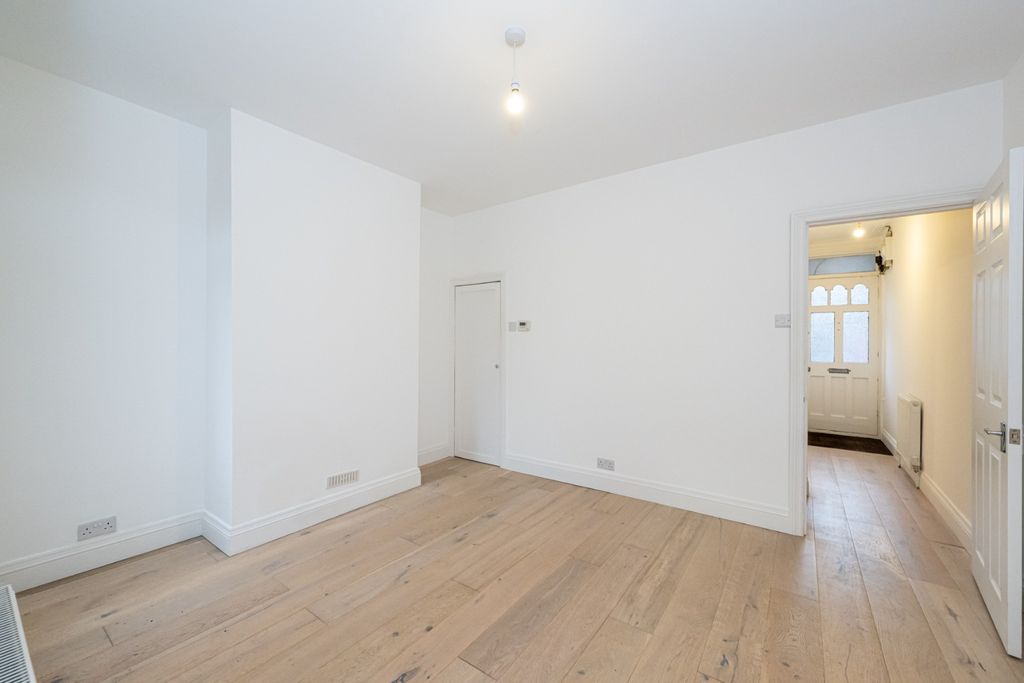 Property photo 2 of 16 4823695