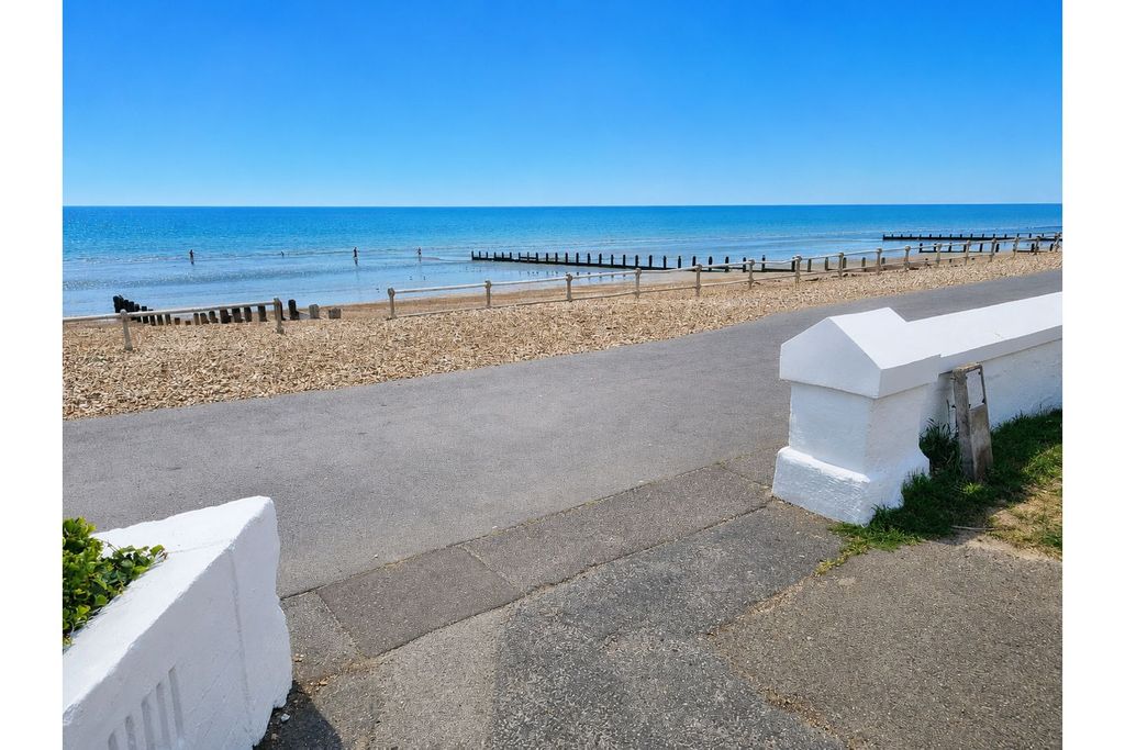 Property photo 2 of 26 Beach