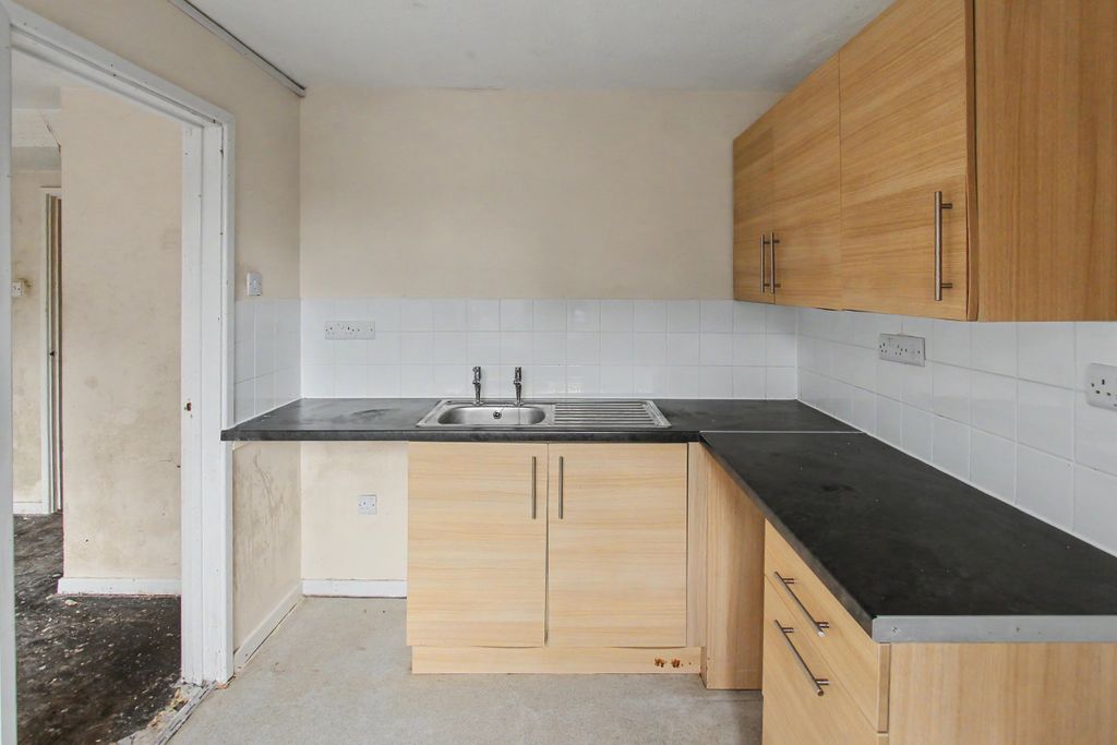 Property photo 2 of 17 27 Queen Street, Doncaster, South Yorkshire, Dn4 8Aa