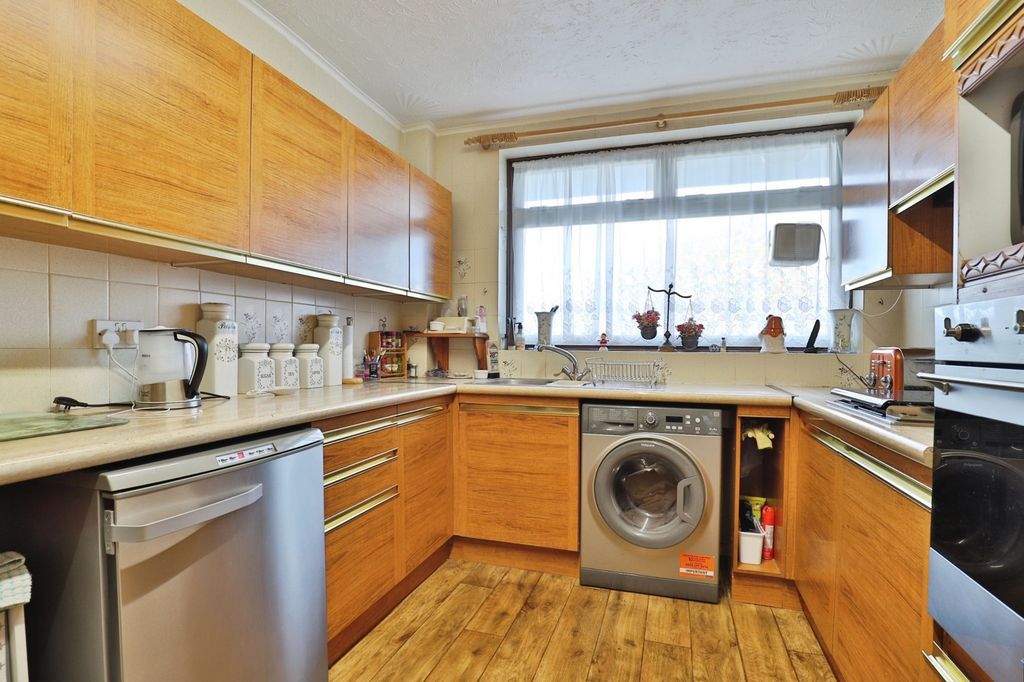 Property photo 2 of 15 Photo