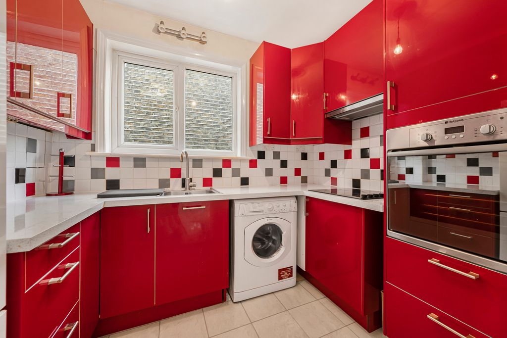 Property photo 3 of 13 Kitchen