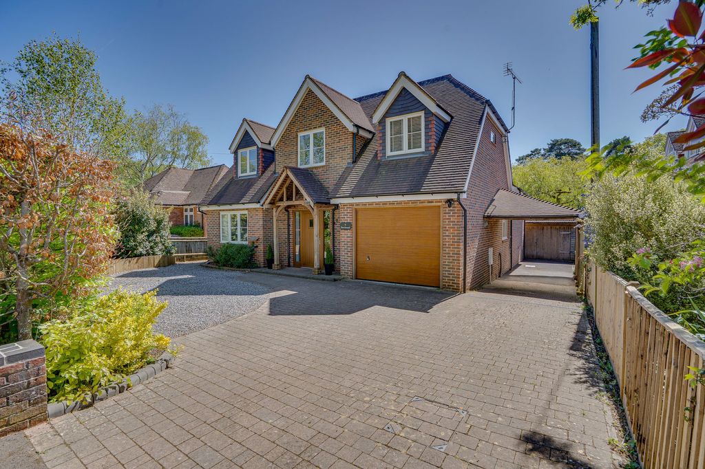 Property photo 1 of 32