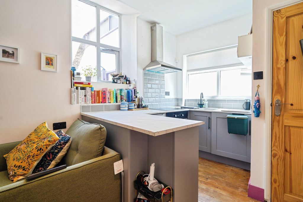 Property photo 2 of 12 Kitchen