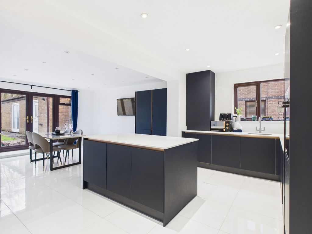 Property photo 3 of 18 4831113