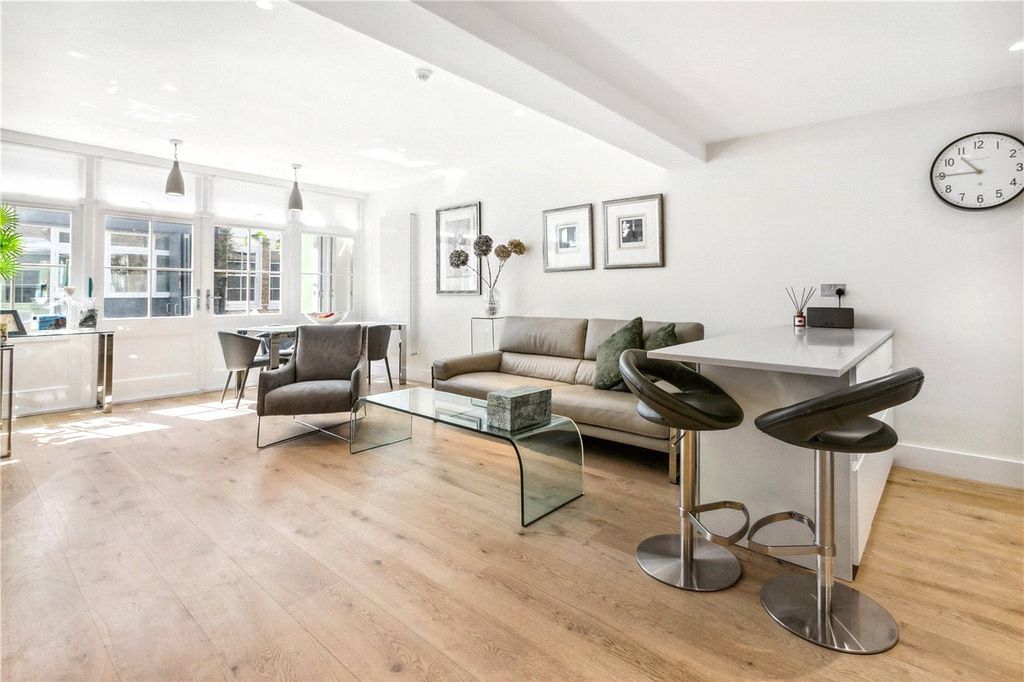 Property photo 3 of 21 Reception