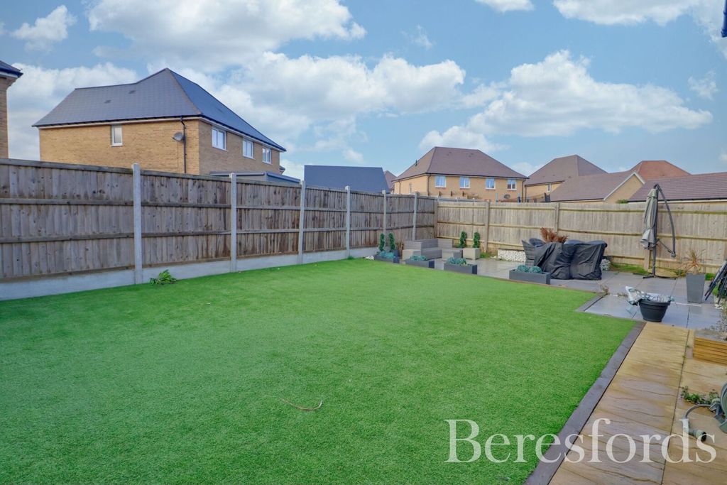 Property photo 2 of 25 Picture No. 17