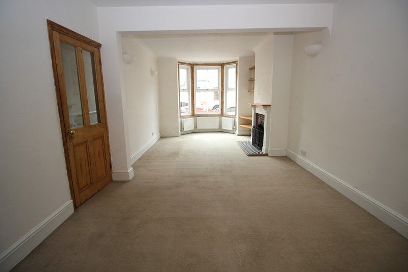 Property photo 2 of 9 Lounge 1