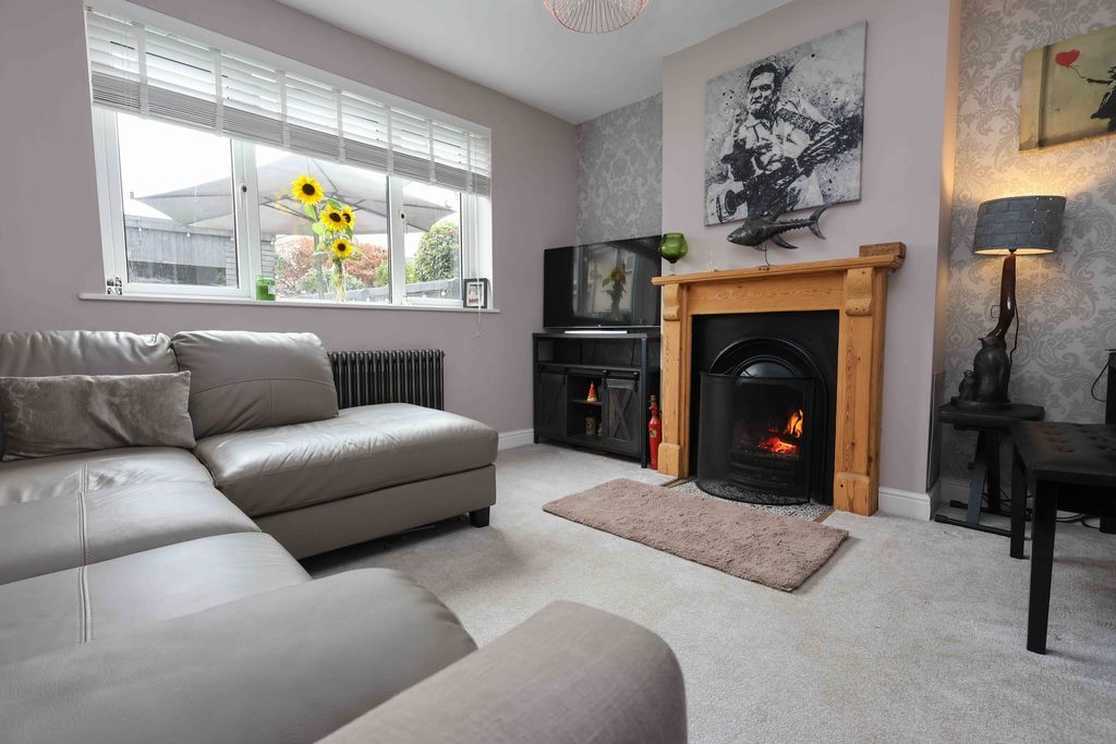Property photo 2 of 20 Sitting Room