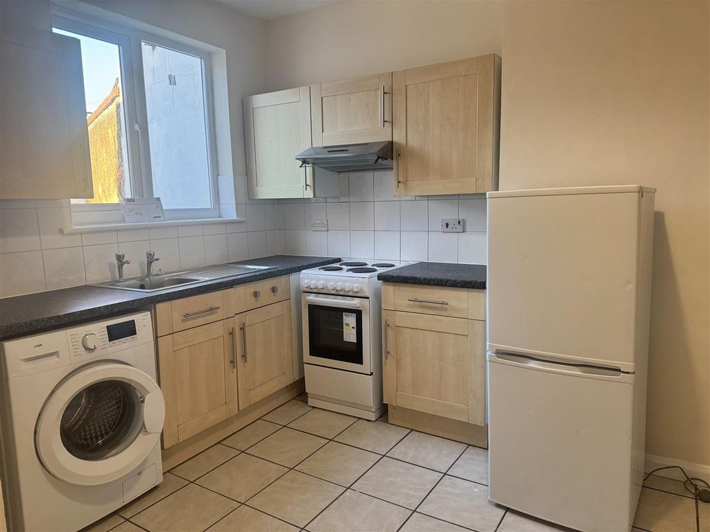 Property photo 2 of 7 Kitchen 91 Cotmanhay.Jpg