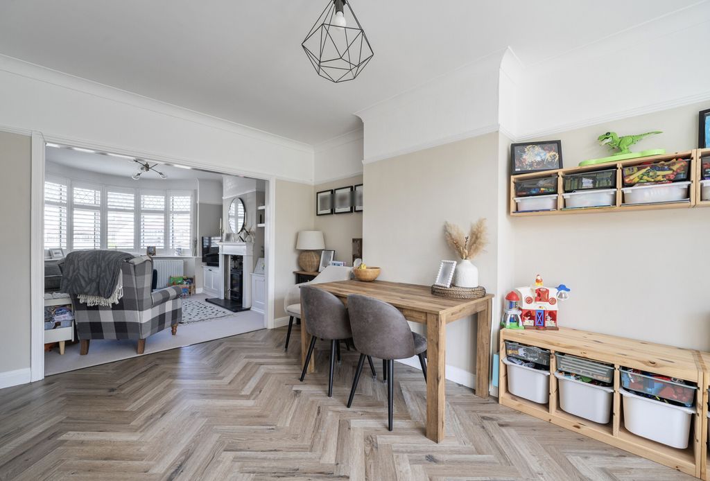 Property photo 2 of 20 1456624-12-6A047B...