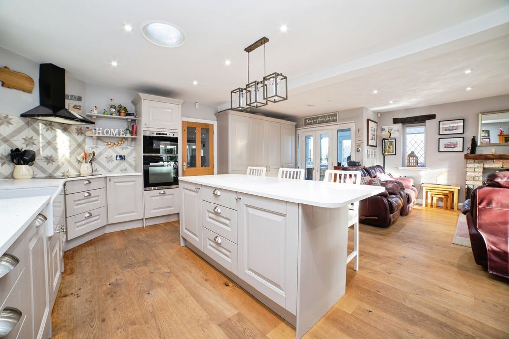 Property photo 2 of 39 Kitchen Area