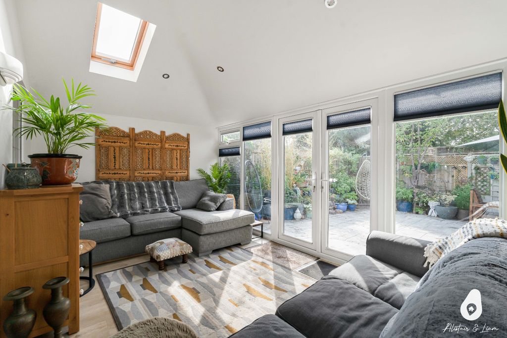 Property photo 2 of 23 5364693