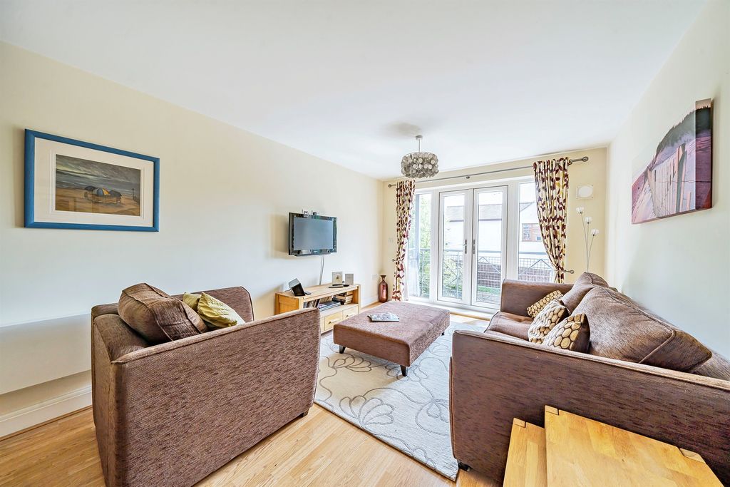 Property photo 2 of 16