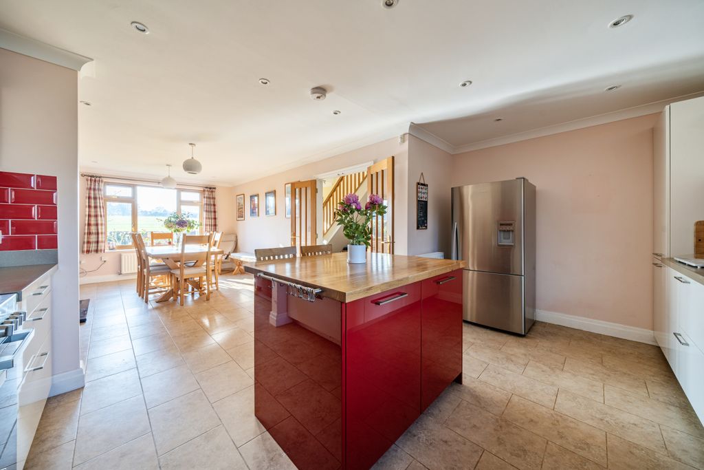 Property photo 2 of 17 Kitchen