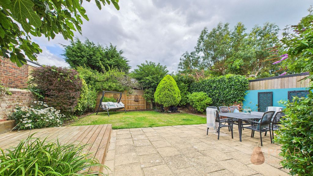 Property photo 3 of 18