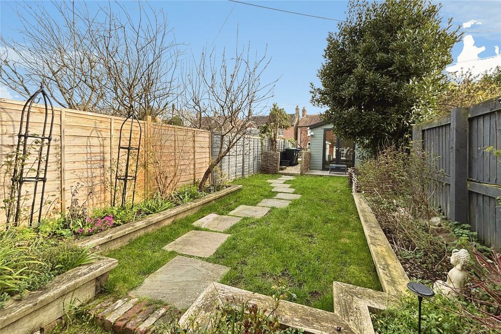 Property photo 2 of 30 Picture No. 24