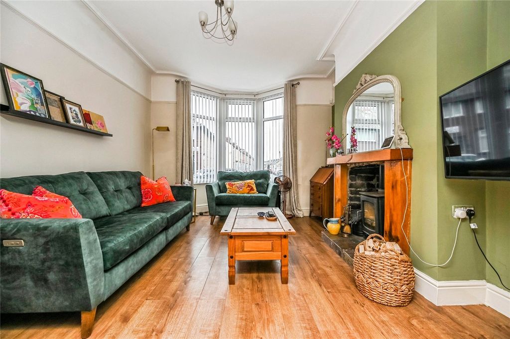 Property photo 3 of 13 Picture No. 15