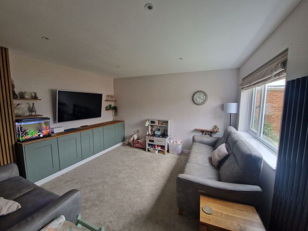 Property photo 2 of 20