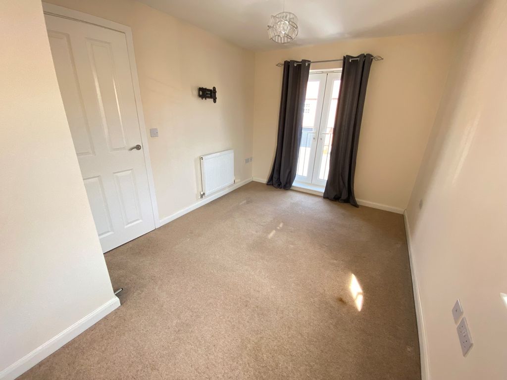Property photo 3 of 8 Bedroom