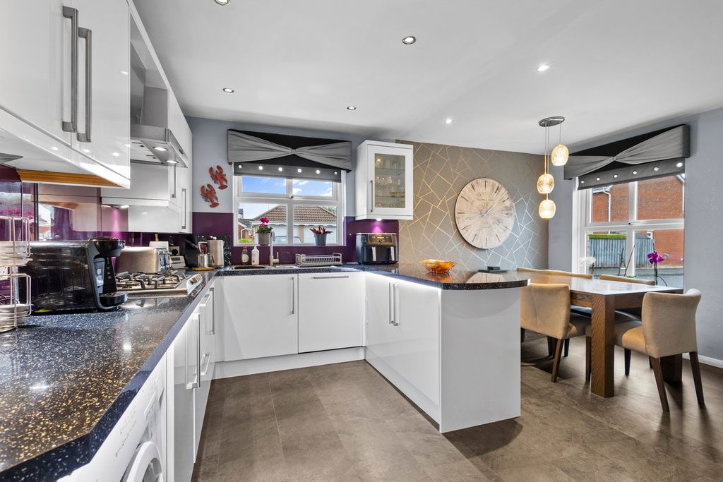 Property photo 3 of 29