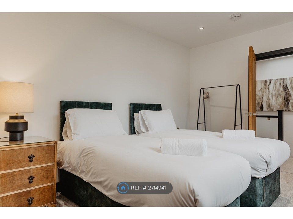 Property photo 2 of 26 2x Singles Or 1x King