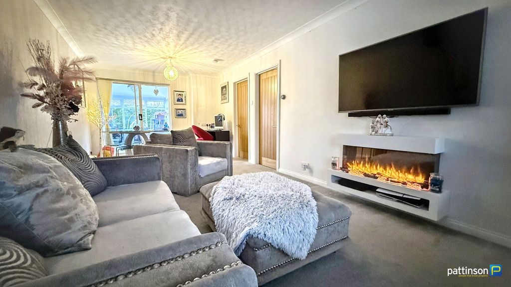 Property photo 2 of 27