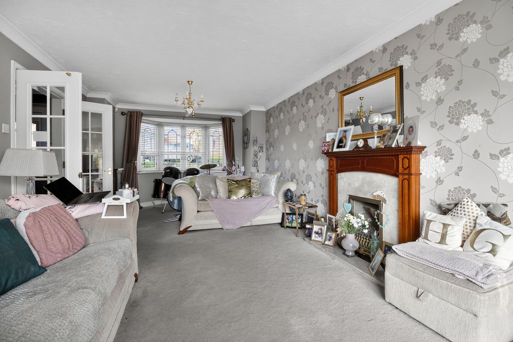 Property photo 3 of 17