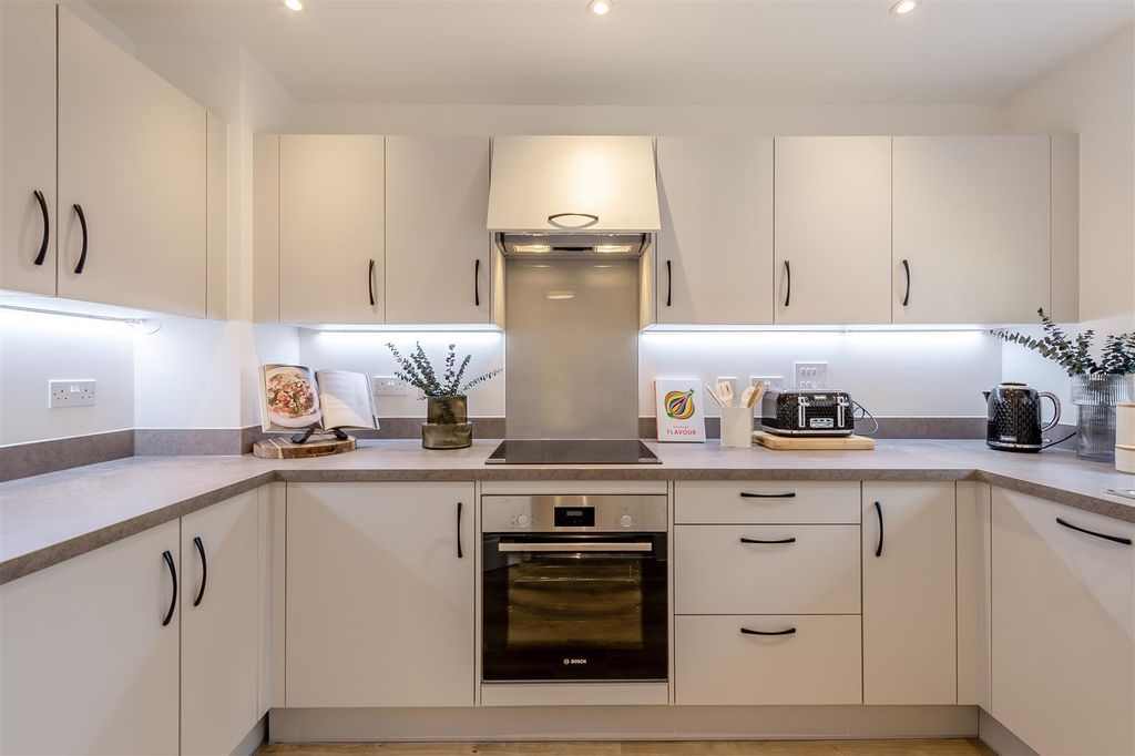 Property photo 3 of 11 Kitchen.Jpg
