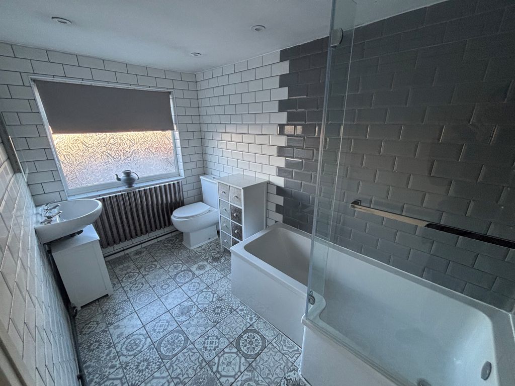 Property photo 3 of 12 Image