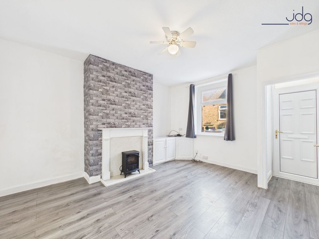 Property photo 2 of 7 Living Room