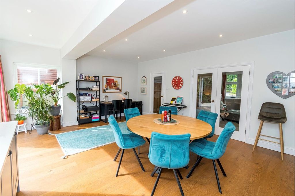 Property photo 3 of 11 Vendors Own Dining.Jpg