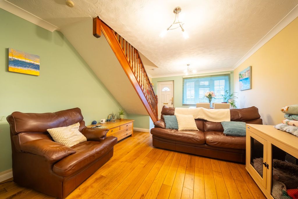 Property photo 3 of 12